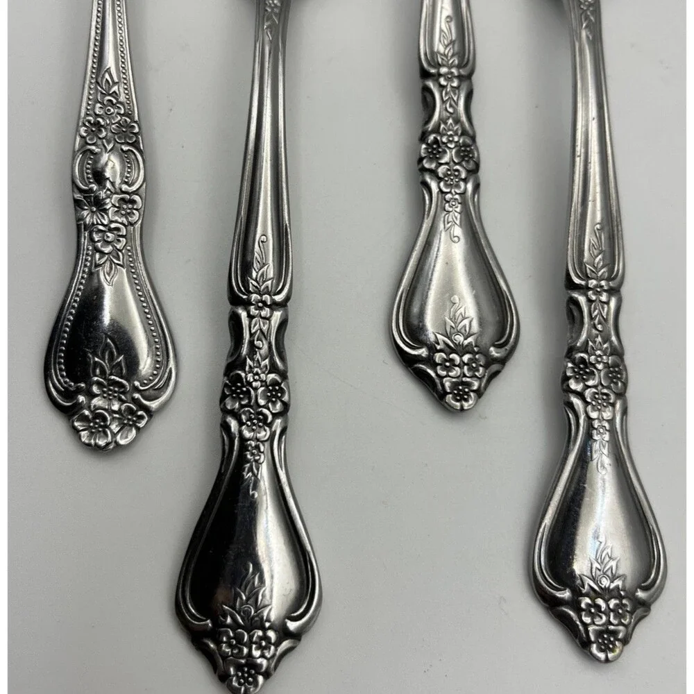 Set of 4 Oneida Distinction Deluxe KENNETT SQUARE Stainless Steak Spoons